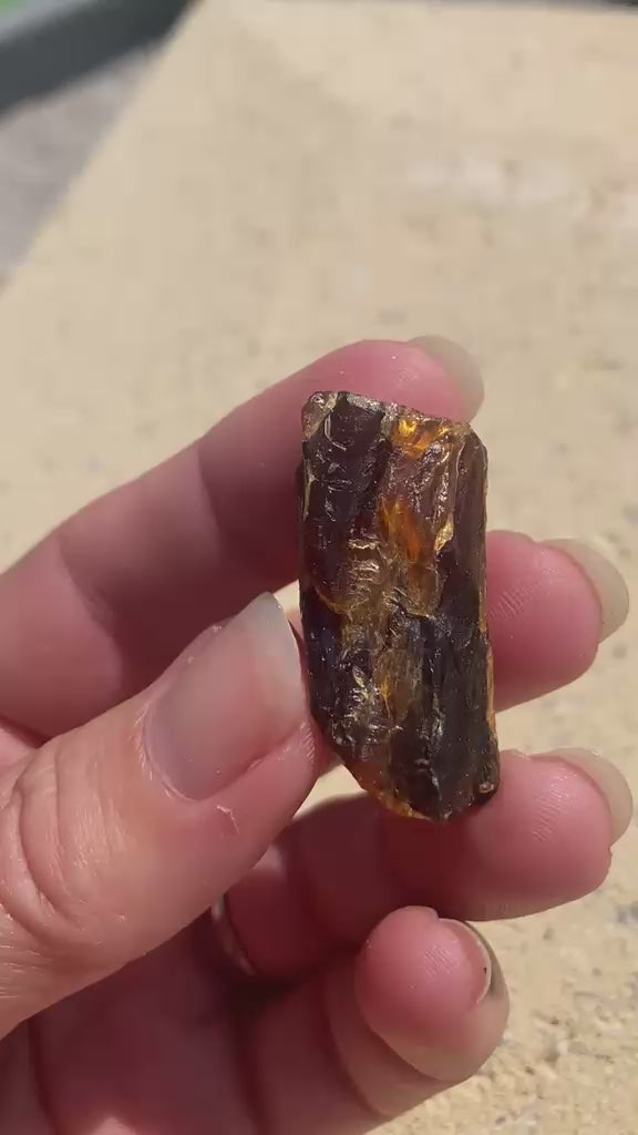 Ambre de Bornéo – Pièce Brute Naturelle